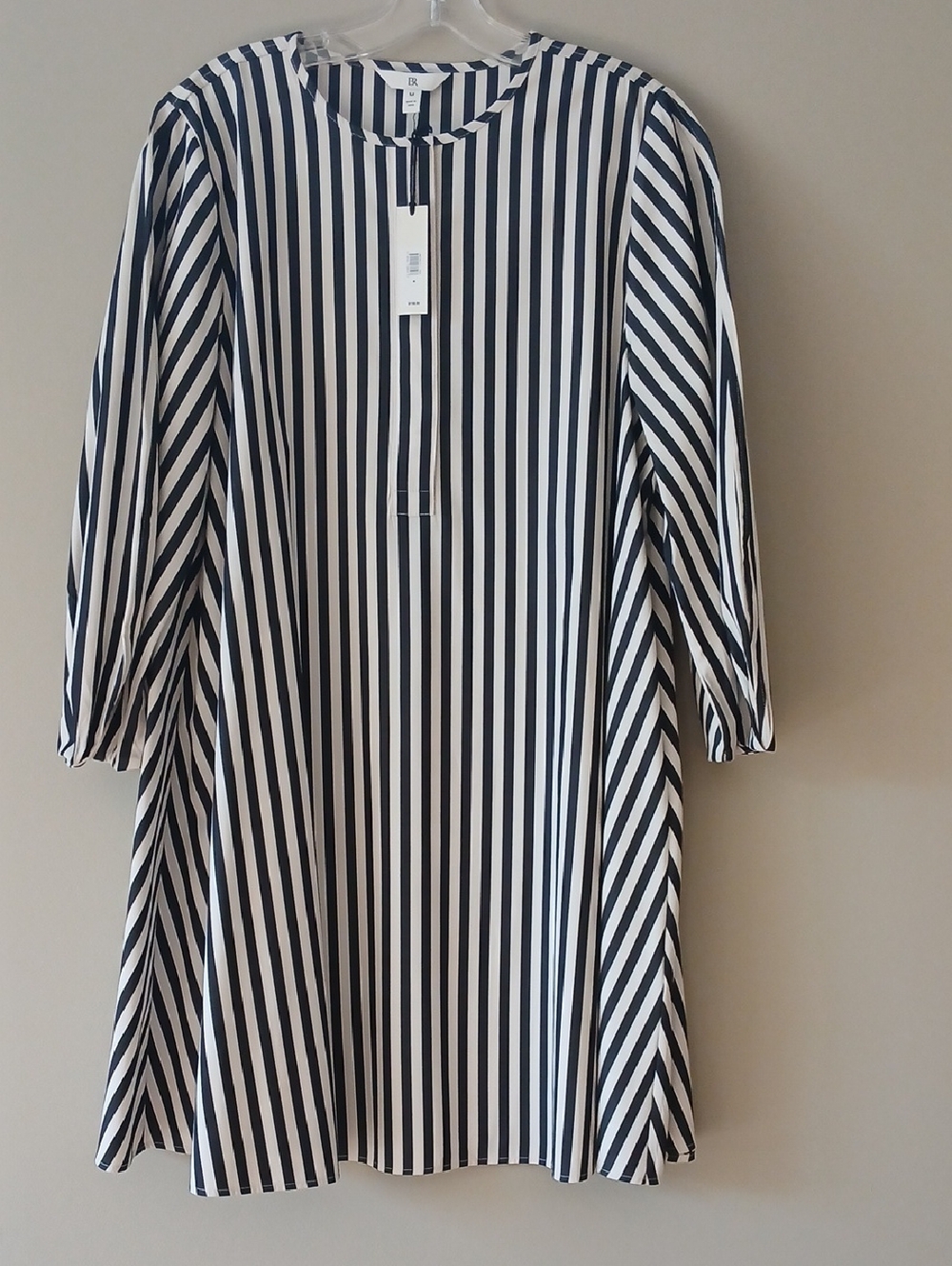 AUTHENTIC/REAL Banana Republic Black and White Striped Shift Dress